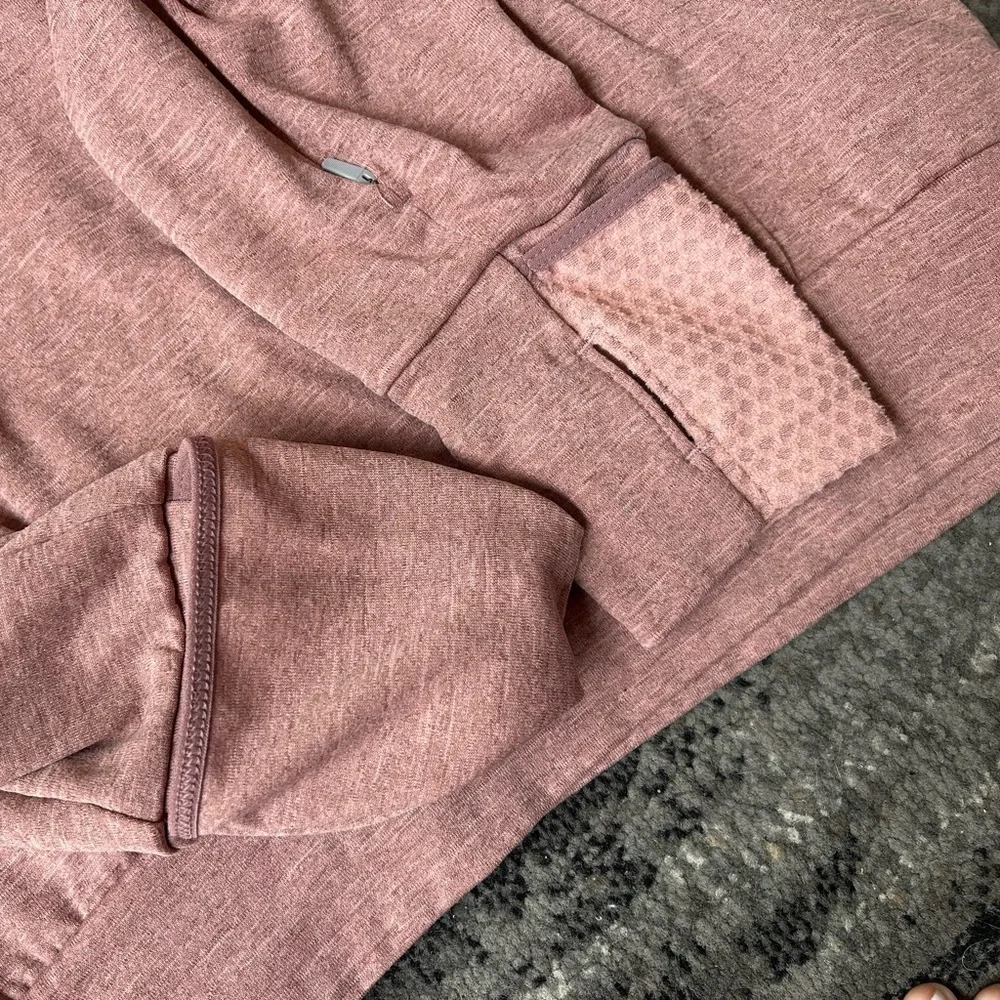 NIKE Dri- Fit Running Crewneck Sweatshirt With Hand Covers & Thumbholes